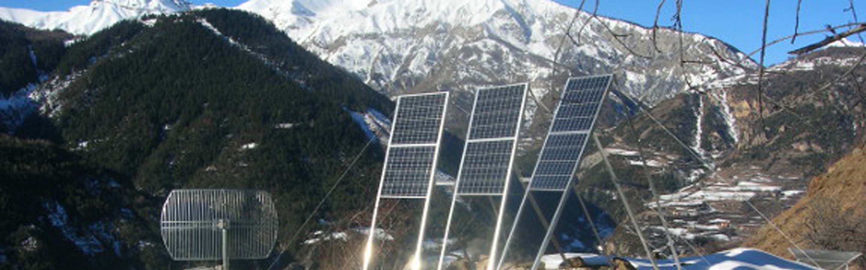 La Clapîère landslide: seismic on-site sensors and energy supply