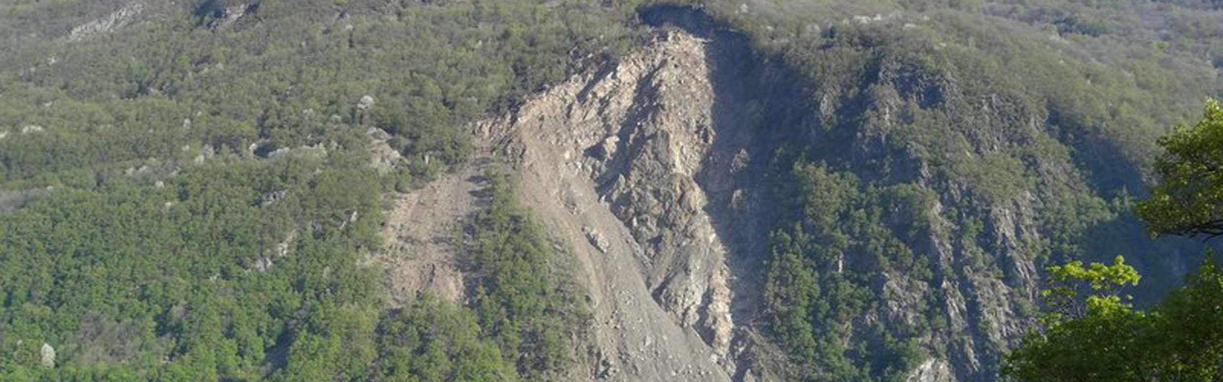  Séchilienne landslide: upper part of the main scarp in 2016 